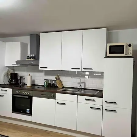 Apartmenthaus In Mit Privatem Garten Сasa de vacaciones