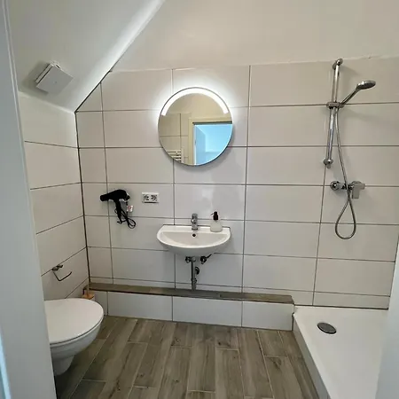 Apartmenthaus In Mit Privatem Garten Essen