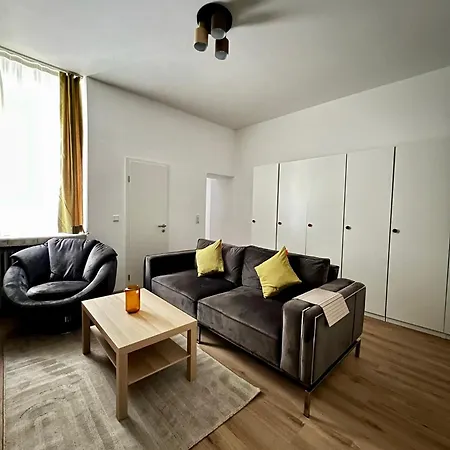 Apartmenthaus In Mit Privatem Garten